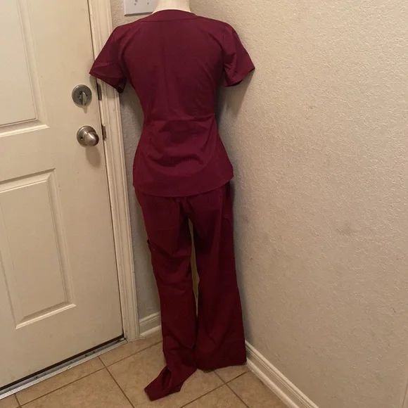 Scrub Set - Picture 2 of 2